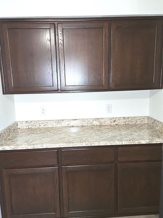 Building Photo - 4 bedroom rental for Lease