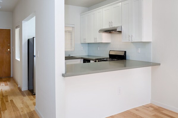 Building Photo - 726 Bush St