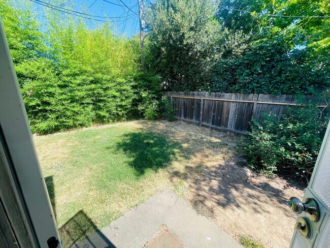 Building Photo - 6011 Sandlin Way