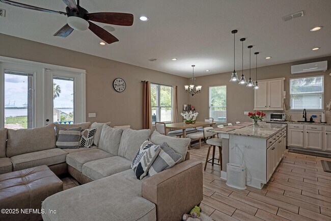 Building Photo - 3693 Lightview Ln