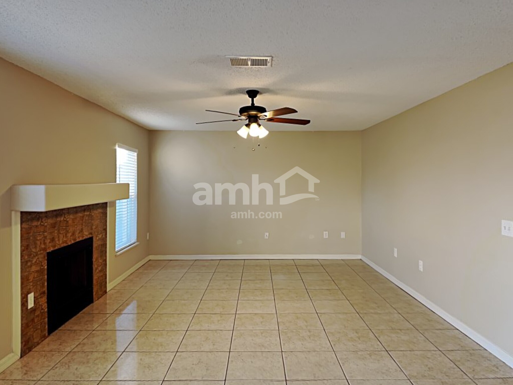 Building Photo - 16000 Wilkinson Dr