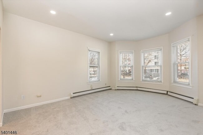 Building Photo - 55 Greenwood Ave