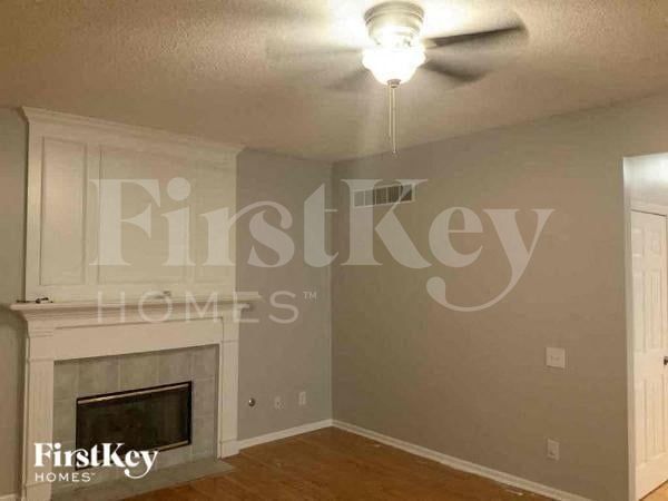 Building Photo - 914 NE 93rd Ct