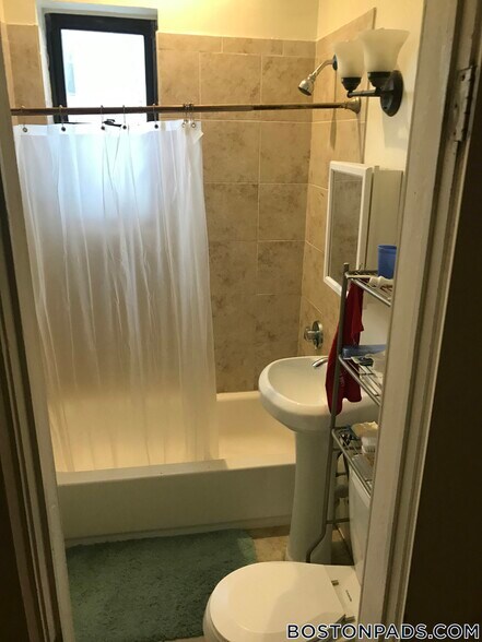 Building Photo - 15 Park Vale Ave