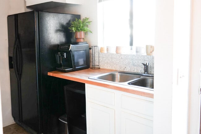 Building Photo - 11666 N 28th Dr