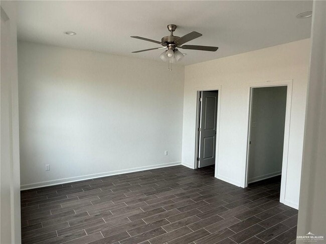 Building Photo - 3505 Cove Real Dr