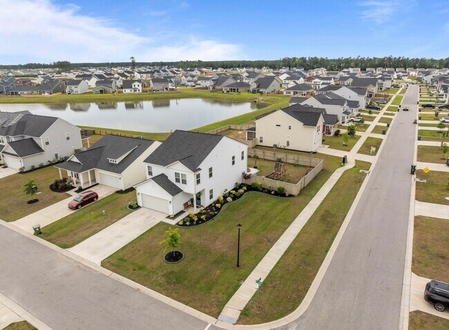 Building Photo - 401 Carrara Dr