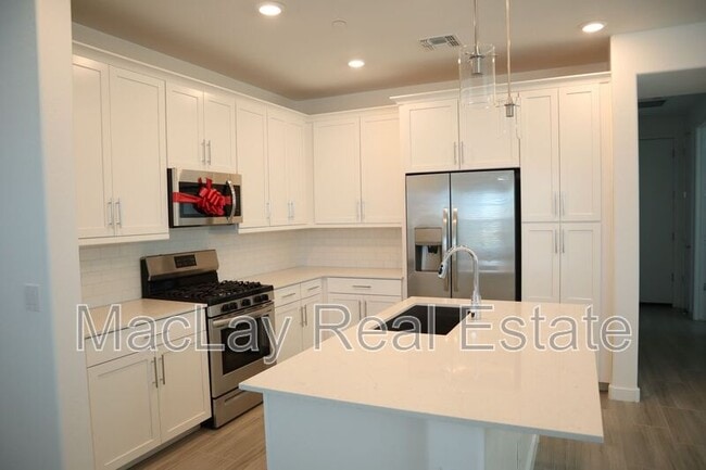 Building Photo - 4077 S Sabrina Dr