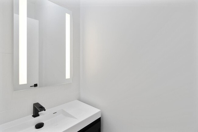 Building Photo - 1505 Wedgewood Dr