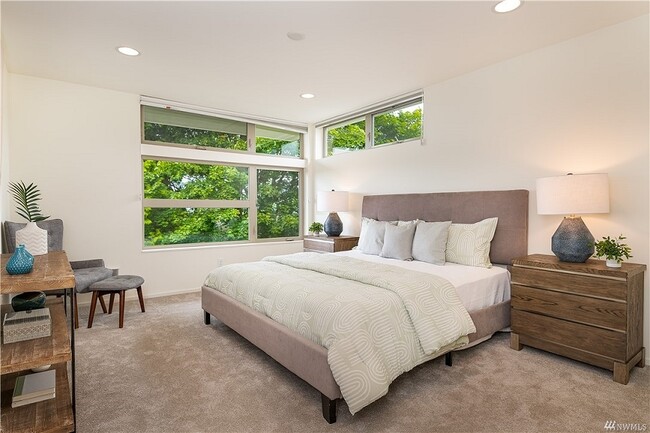 Building Photo - 5201 Phinney Ave N