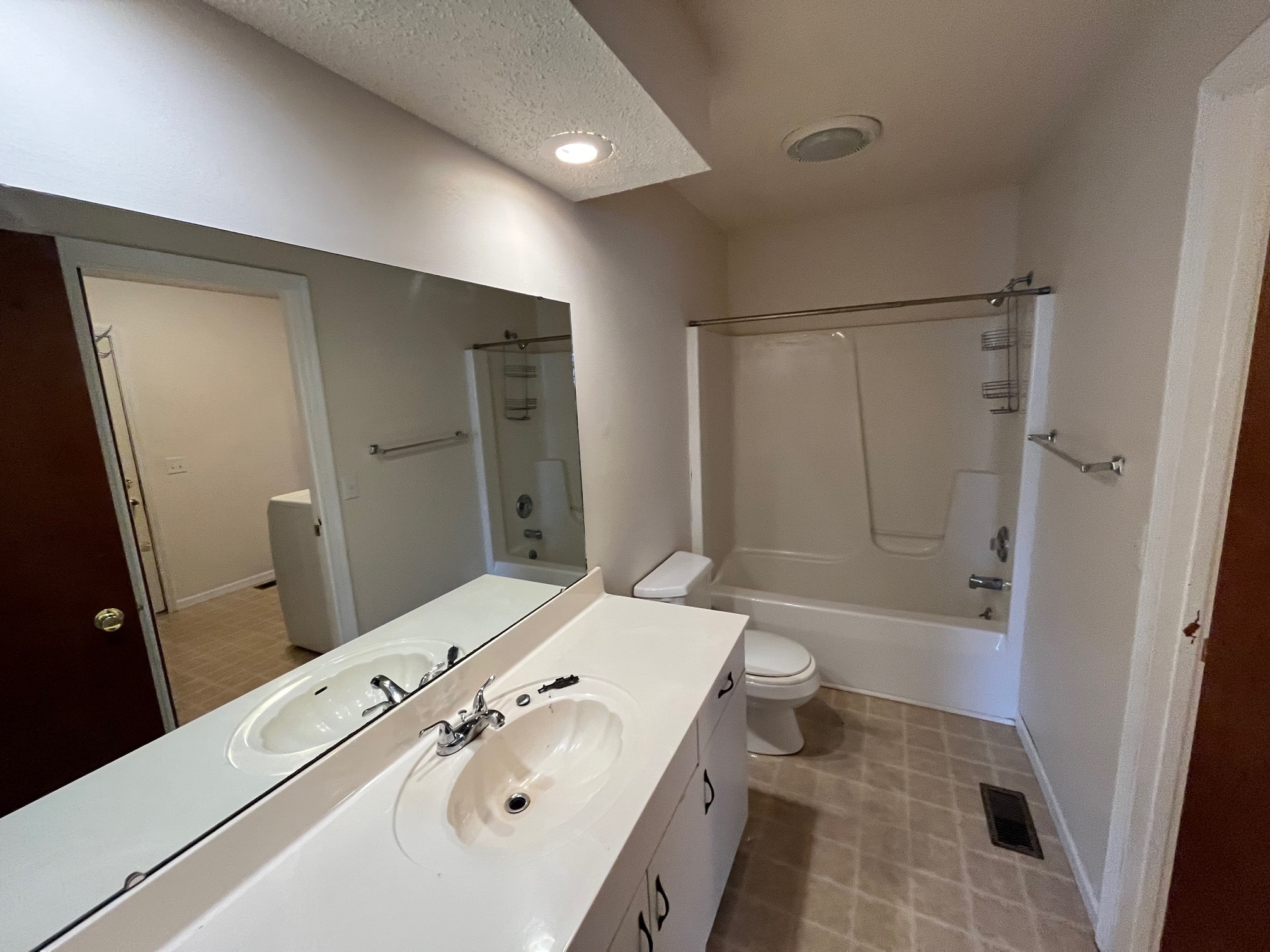 Building Photo - 3207 Amy Dr