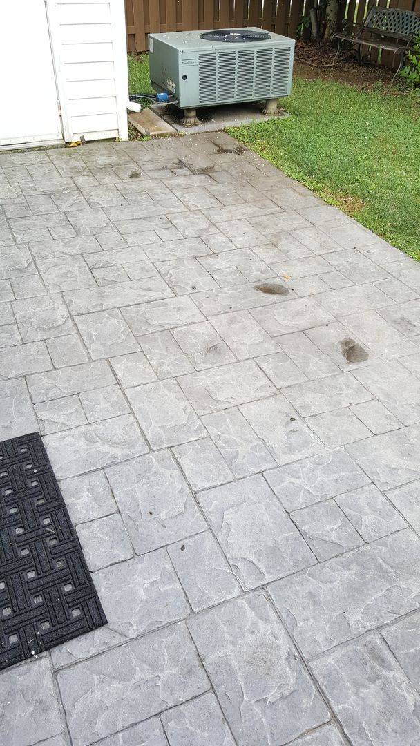 Building Photo - *END UNIT* town home in established Crestwood Neighborhood ready for you mid March!