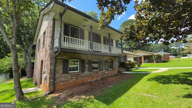 Building Photo - 715 Barnesdale Dr
