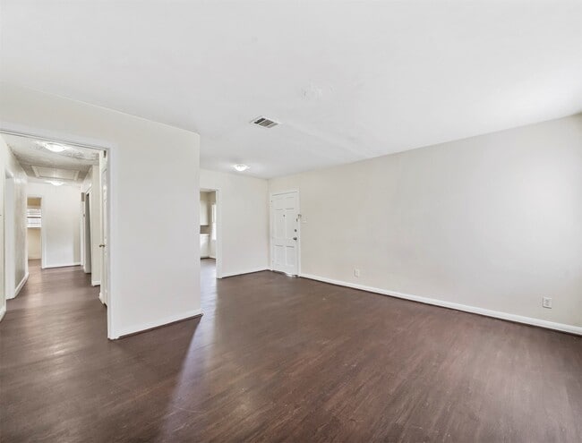 Building Photo - 1413 3rd Ave N