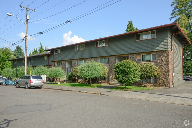 Primary Photo - Camas House Apartments