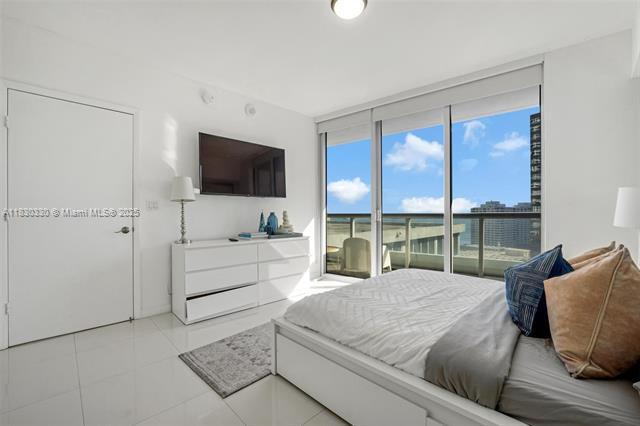Building Photo - 485 Brickell Ave