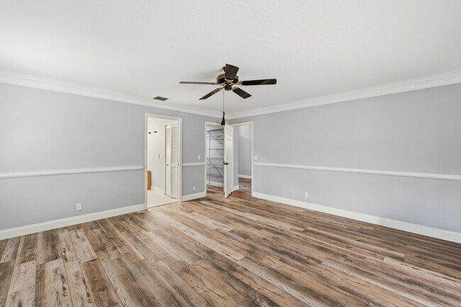 Building Photo - 15833 118th Terrace N