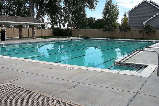 Building Photo - 5225 White Willow Dr