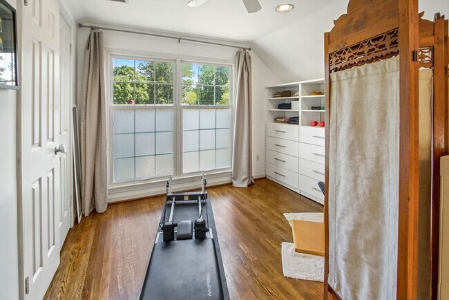 Building Photo - 6902 Tilden Ln