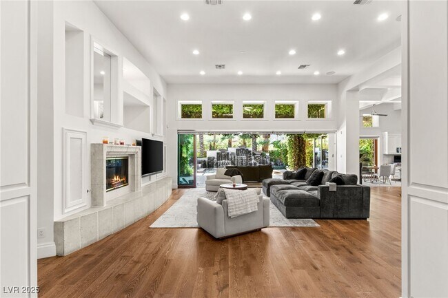 Building Photo - 9813 Moon Valley Pl