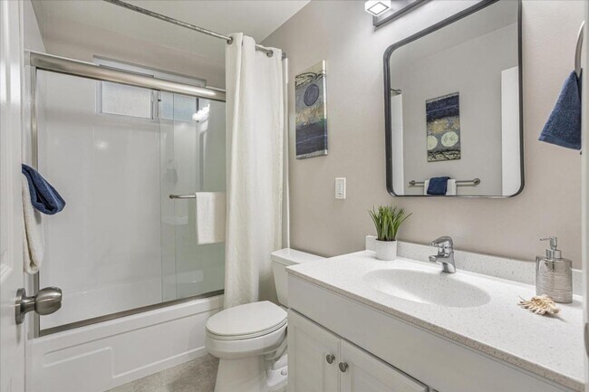 Building Photo - Charming 3-Bedroom Home in Prime Cambrian ...
