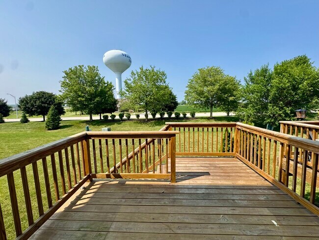 Building Photo - 15036 W Cyrus Dr