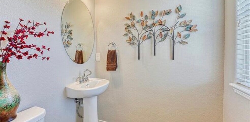 Building Photo - 6793 Galpin Dr