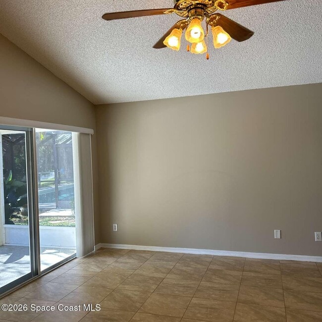 Building Photo - 1281 Rock Springs Dr