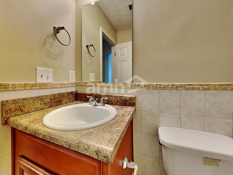 Building Photo - 1028 Pepper Cir NW