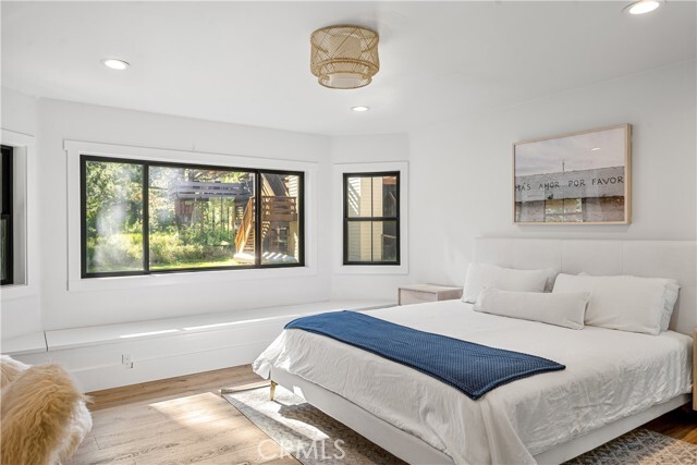 Building Photo - 595 Waterford Ave