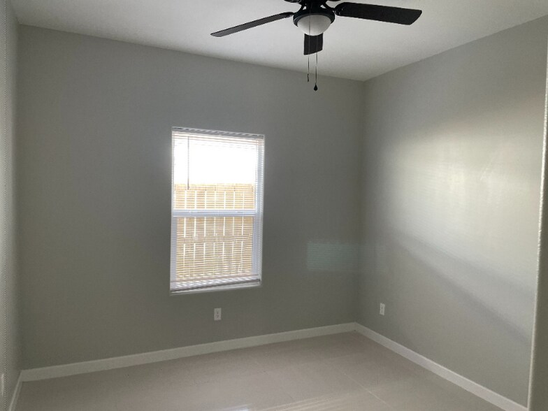 Building Photo - 312 W Rutherford Ave