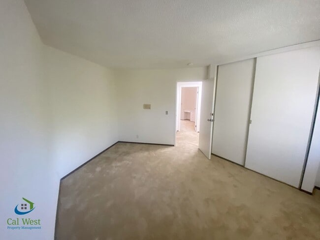 Building Photo - $9595 - 6 Bed/4.5 Ba Executive Home in Los Altos HIlls/With Pool/Separate Inlaw Unit