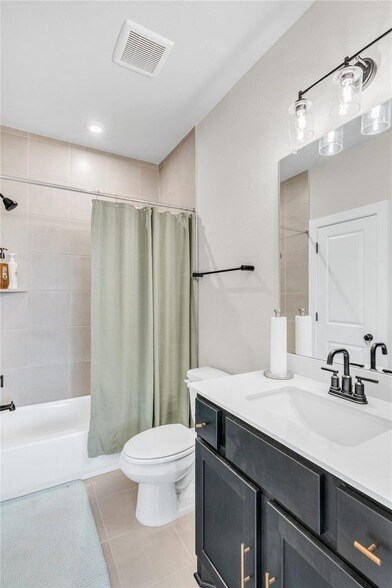 Building Photo - 213 Palatino Bnd