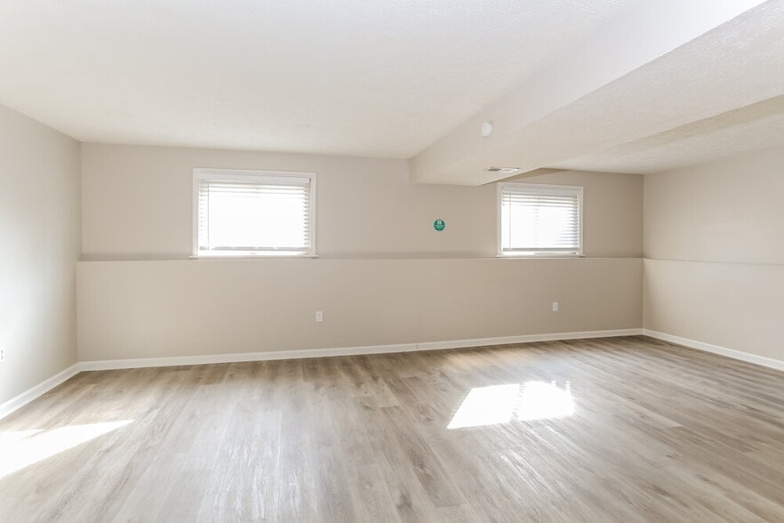 Building Photo - 6831 Maybrook St