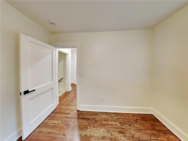 Building Photo - 108 Burbank Dr NW
