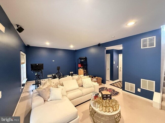 Building Photo - 13133 Rose Petal Cir