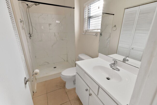 Building Photo - 2408 Camden Oaks Pl