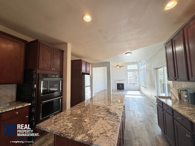 Building Photo - Spacious 4-bedroom home!