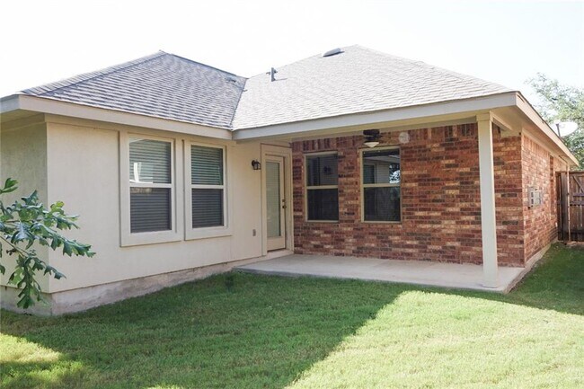 Building Photo - 3745 Bainbridge St