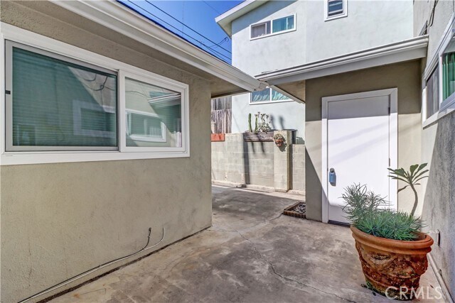 Building Photo - 312 Avenida Del Mar