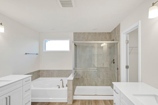 Building Photo - 668 Branson Dr