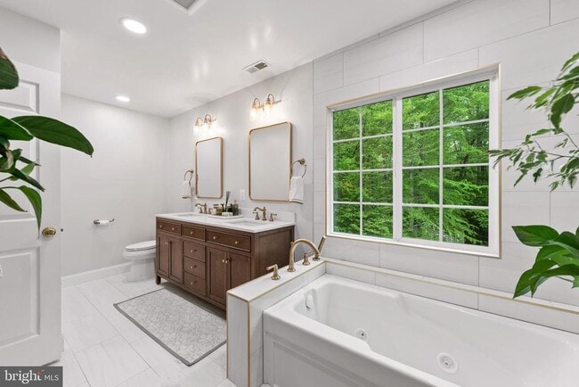 Building Photo - 7362 Clifton Rd