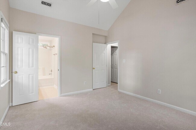Building Photo - 102 Pine Tag Ct