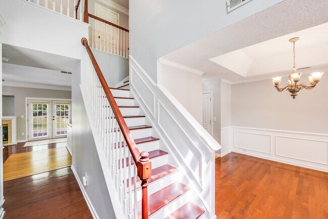 Building Photo - Beautiful 3BR/2.5BA Near Rivergate & Charl...