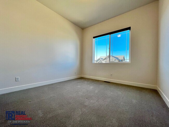 Building Photo - Gorgeous 4 bed 3 bath + Office home located on the 12th Tee of the TPC golf Course!