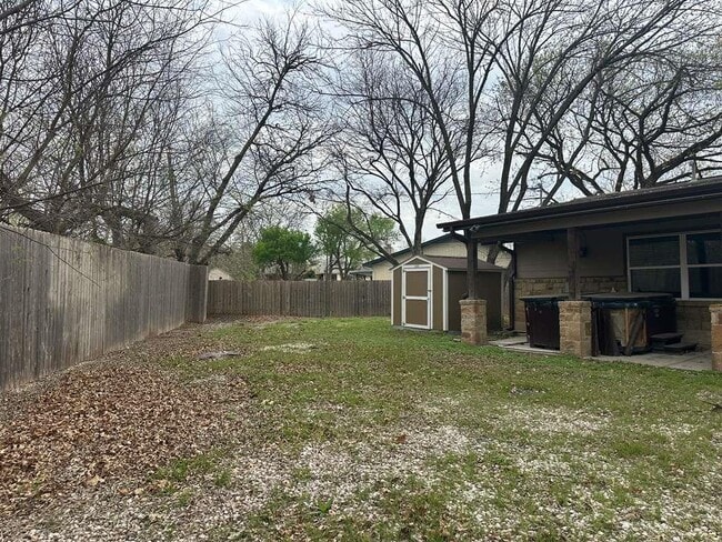 Building Photo - 108 Belaire Cir