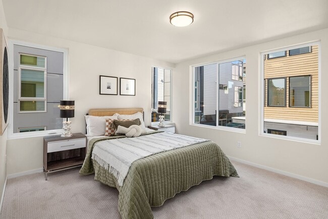 Building Photo - New Ballard Townhome