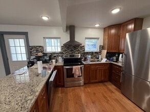 Building Photo - 413 S Aurora St