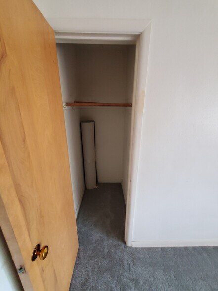 Building Photo - 1301 Jewel Ct