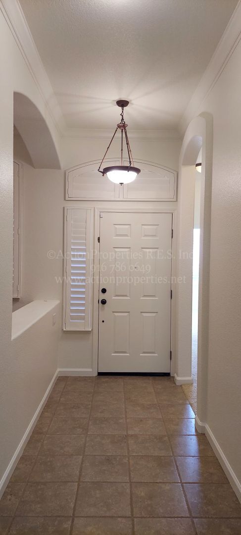 Building Photo - Rocklin  Highland Park  3 bedroom 2 bathroom, Great Room Floor Plan with Tile Flooring,  Fenced Yard